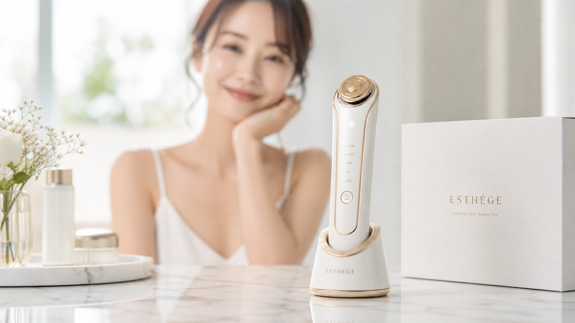 高機能マルチテクノロジー美顔器 ESTHÉGE