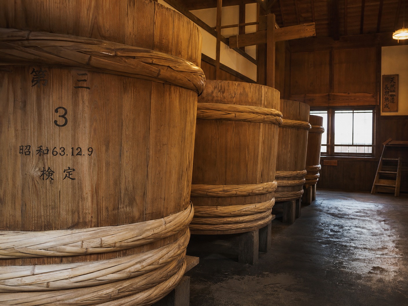 伝統の木樽による3年自然発酵のイメージ